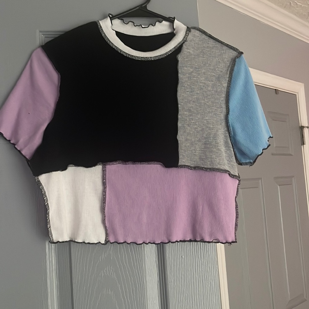 Color Block Contrast Stitch Lettuce Trim Rib-Knit Tee